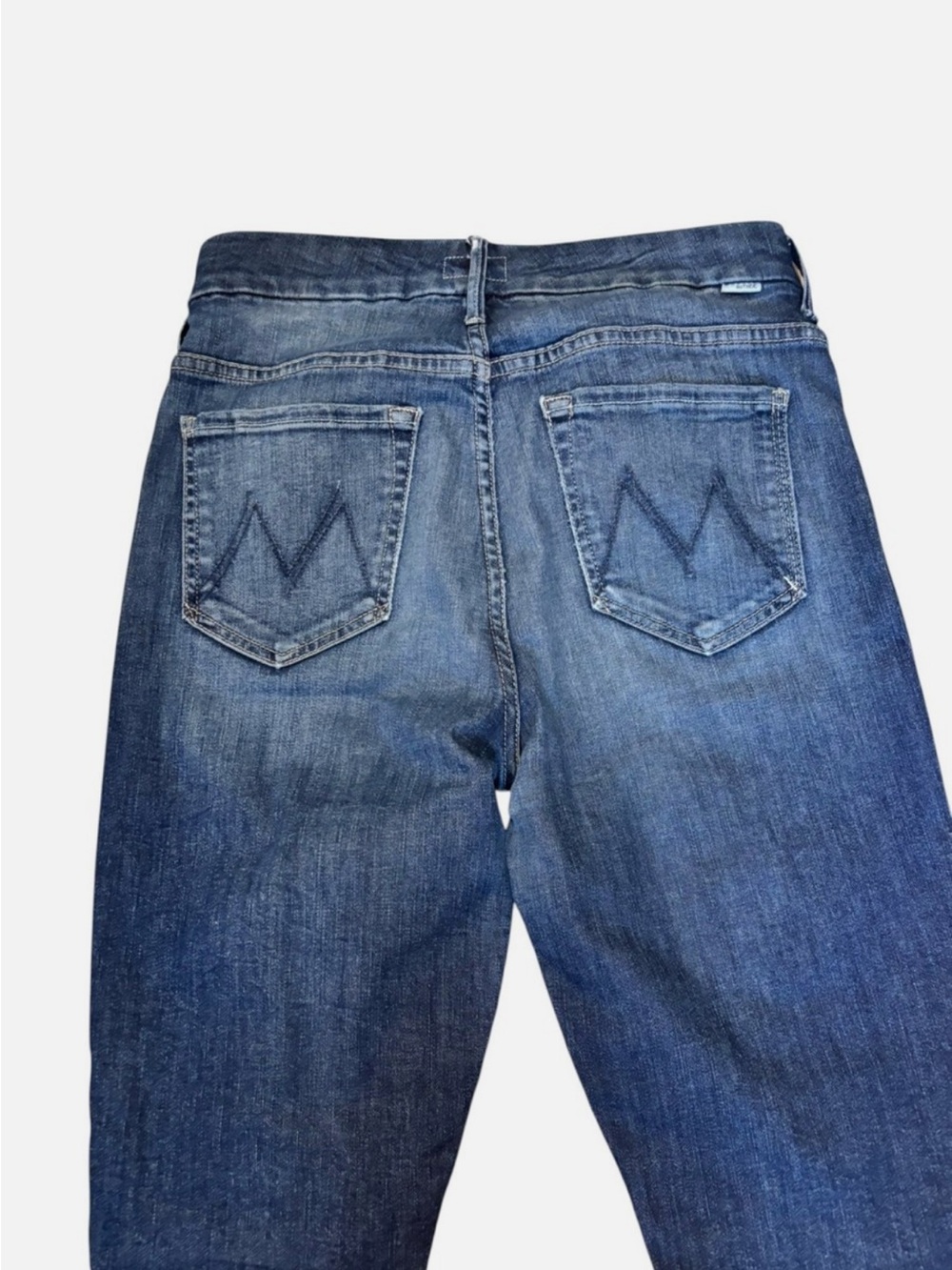 Mother High Waisted Looker Ankle
Fray Jeans ’On the Edge’ 28